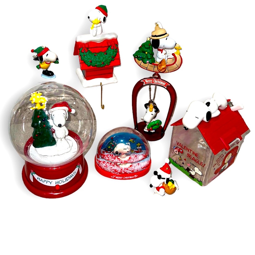 Snoopy Christmas bundle 8 items